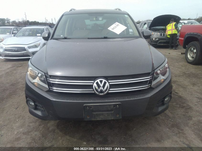 2013 VOLKSWAGEN TIGUAN SE W/SUNROOF & NAV - WVGBV7AX5DW012089