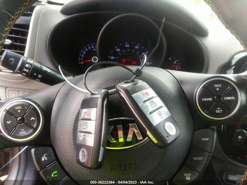 2015 KIA SOUL + - KNDJP3A53F7221863