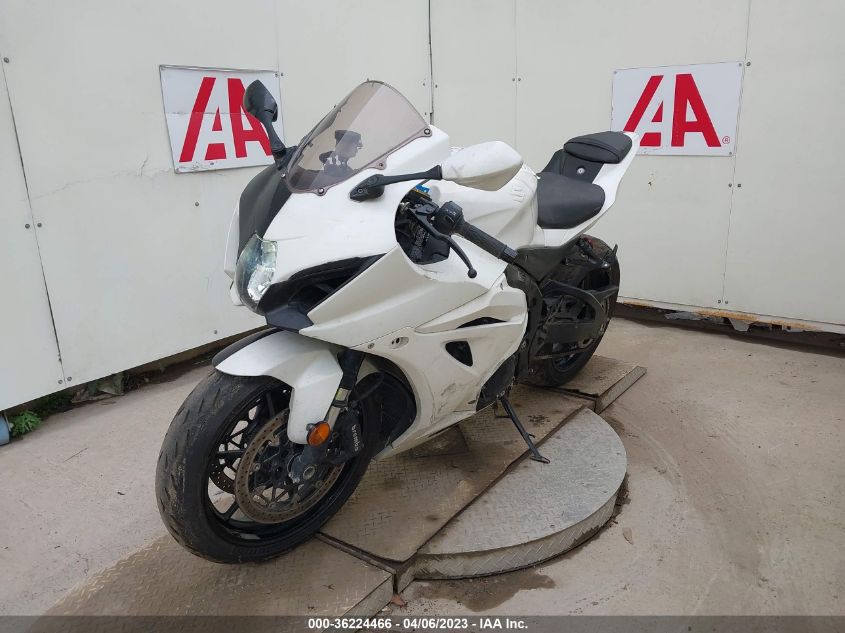 2020 SUZUKI GSX-R1000 - JS1DM11B8L7100011