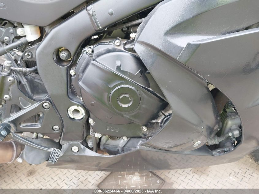 2020 SUZUKI GSX-R1000 - JS1DM11B8L7100011