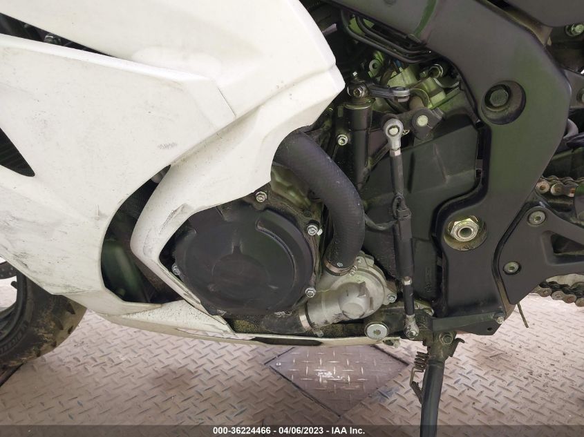 2020 SUZUKI GSX-R1000 - JS1DM11B8L7100011