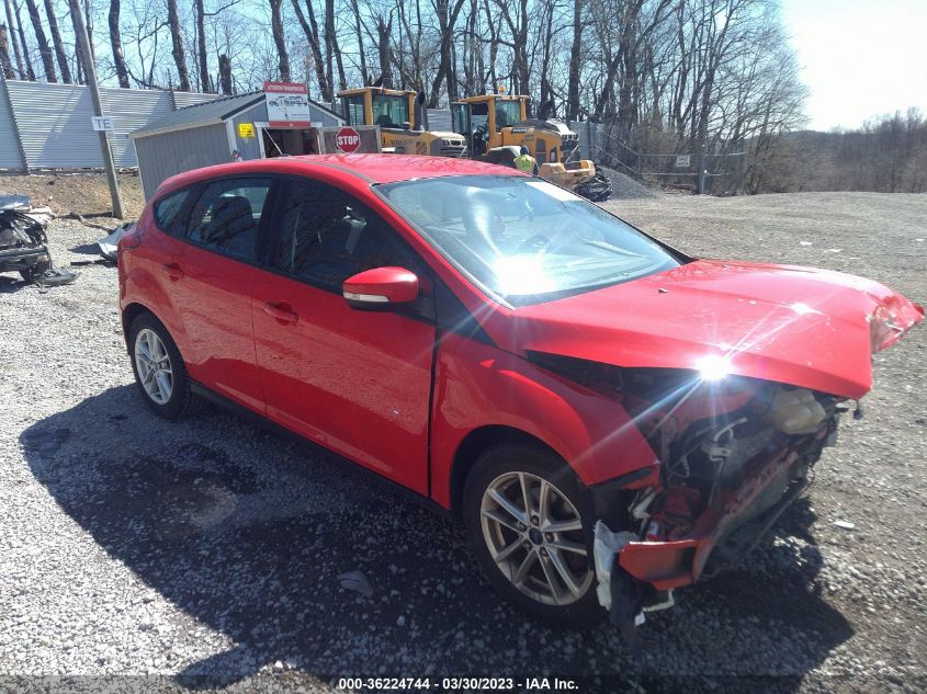 2015 FORD FOCUS SE - 1FADP3K22FL350630