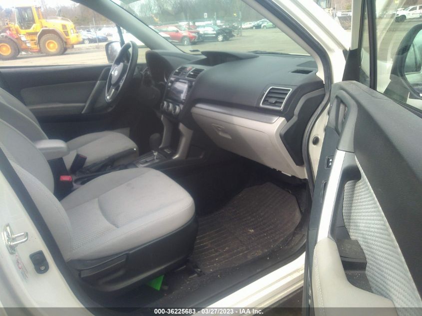 VIN JF2SJAEC5JH440153 2018 SUBARU FORESTER PREMIUM