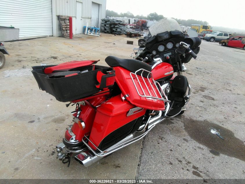 2010 HARLEY-DAVIDSON FLHTK - 1HD1KEM13AB672945