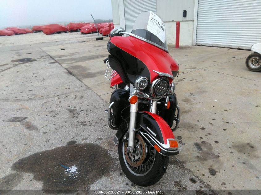 2010 HARLEY-DAVIDSON FLHTK - 1HD1KEM13AB672945