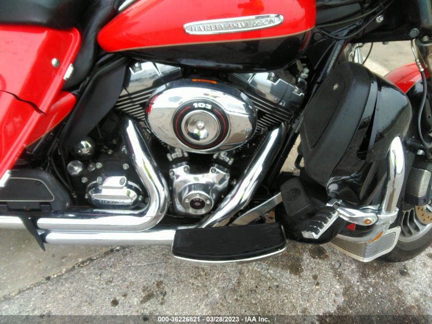 2010 HARLEY-DAVIDSON FLHTK - 1HD1KEM13AB672945