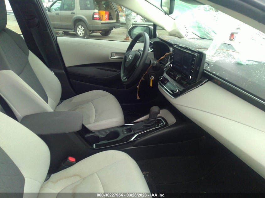 VIN 5YFEPRAE6LP067812 2020 TOYOTA COROLLA LE