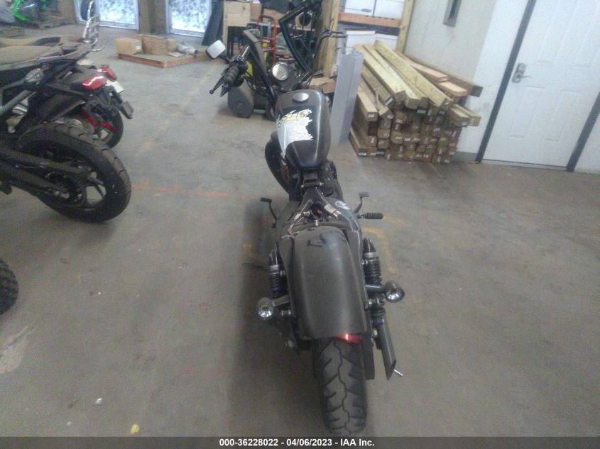 2017 HARLEY-DAVIDSON XL883 IRON 883 - 1HD4LE215HC405744