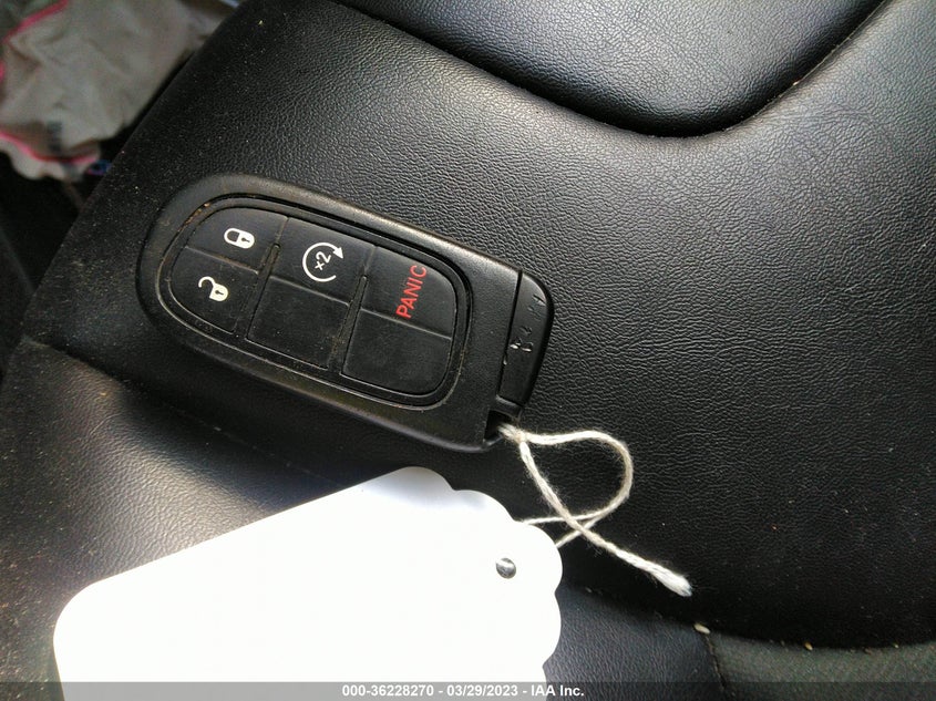 VIN 1C4PJMLB4KD368743 2019 JEEP CHEROKEE LATITUDE PLUS
