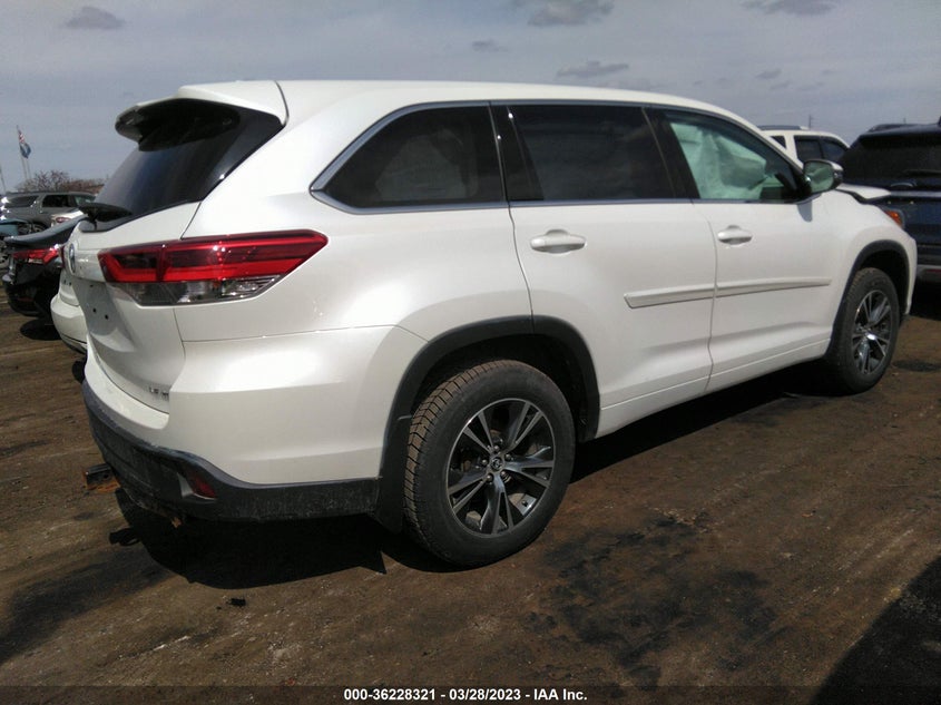 VIN 5TDBZRFHXJS870952 2018 TOYOTA HIGHLANDER LE