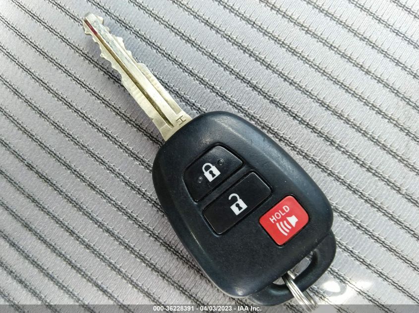 2015 TOYOTA RAV4 XLE - 2T3RFREV7FW286982