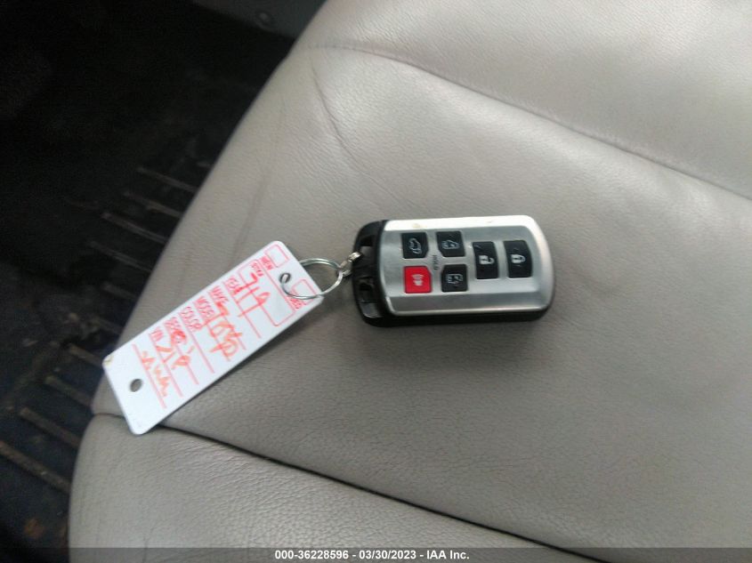 2014 TOYOTA SIENNA XLE - 5TDYK3DC9ES506868