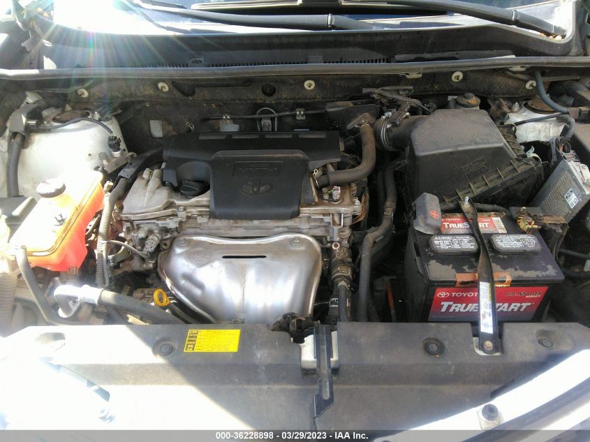 2015 TOYOTA RAV4 LE - JTMZFREV9FJ041759