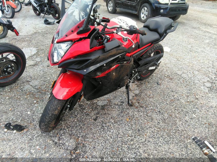 2015 YAMAHA FZ6 R JYARJ18E4FA014136