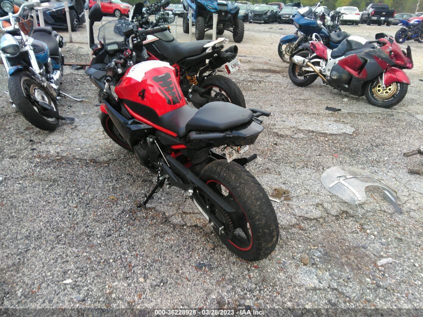 2015 YAMAHA FZ6 R JYARJ18E4FA014136