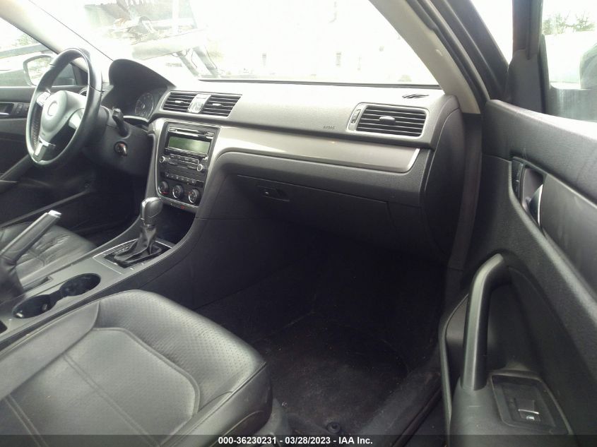 2014 VOLKSWAGEN PASSAT WOLFSBURG ED - 1VWAT7A37EC070448