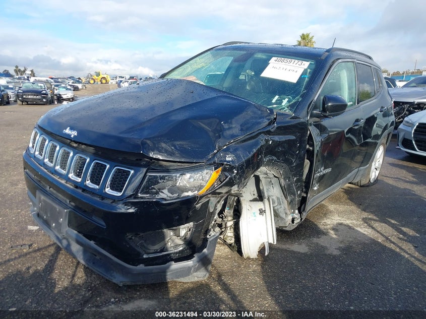 VIN 3C4NJDBB5JT161019 2018 JEEP COMPASS LATITUDE