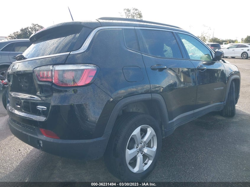 VIN 3C4NJDBB5JT161019 2018 JEEP COMPASS LATITUDE