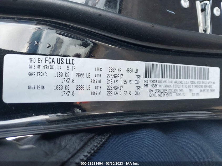 VIN 3C4NJDBB5JT161019 2018 JEEP COMPASS LATITUDE