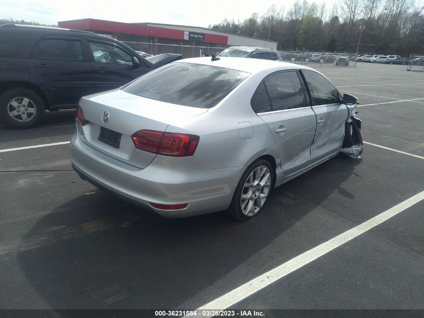 2014 VOLKSWAGEN JETTA SEDAN GLI EDITION 30 W/NAV - 3VW4T7AJ7EM263256