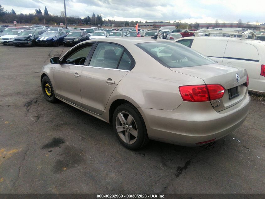 2013 VOLKSWAGEN JETTA SEDAN TDI W/PREMIUM - 3VWLL7AJ6DM231876