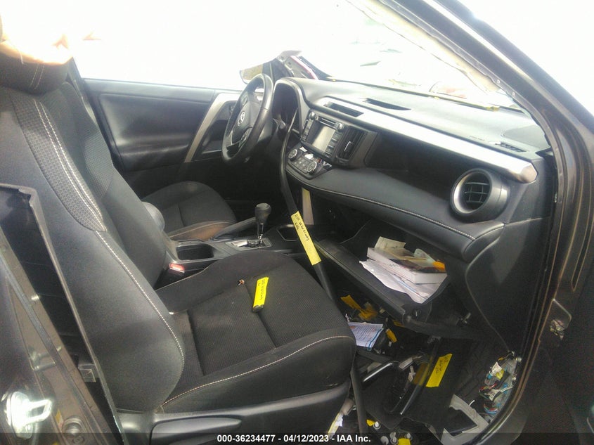 VIN JTMRFREV2HJ135145 2017 TOYOTA RAV4 XLE