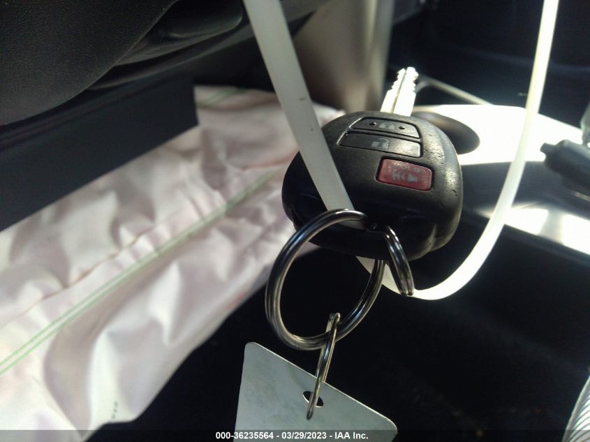 2013 TOYOTA RAV4 LE - JTMZFREV8D5017880