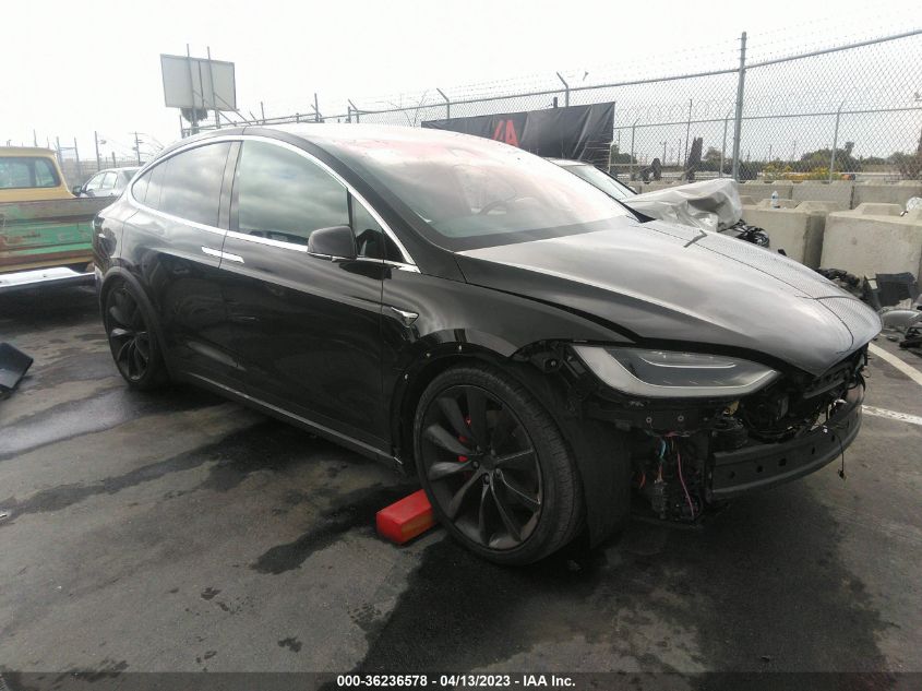 2018 TESLA MODEL X 75D/100D/P100D - 5YJXCBE48JF102002