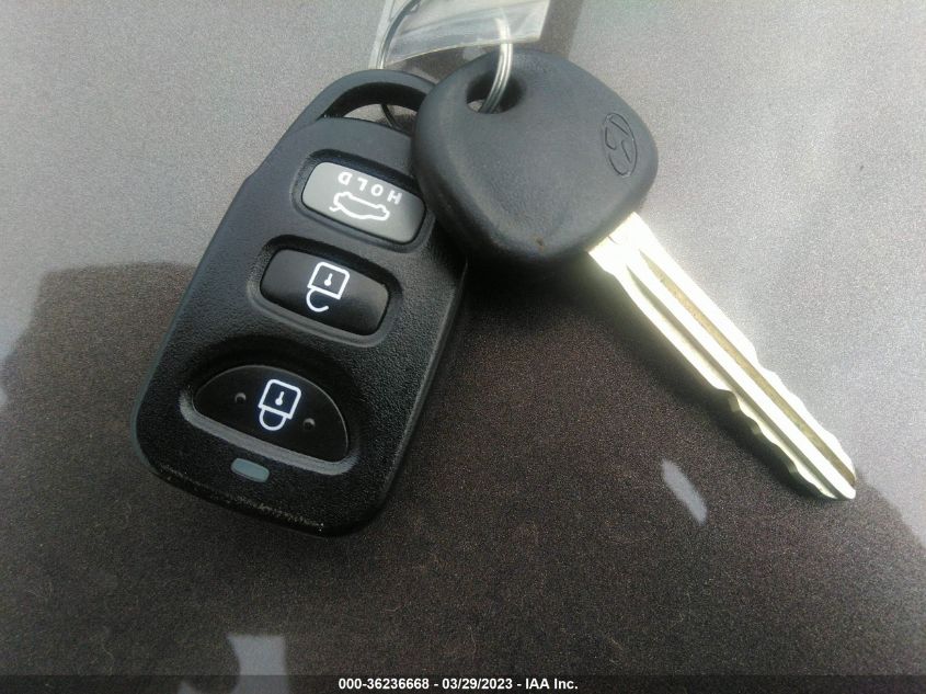 2018 HYUNDAI ELANTRA SE - 5NPD74LF1JH319951