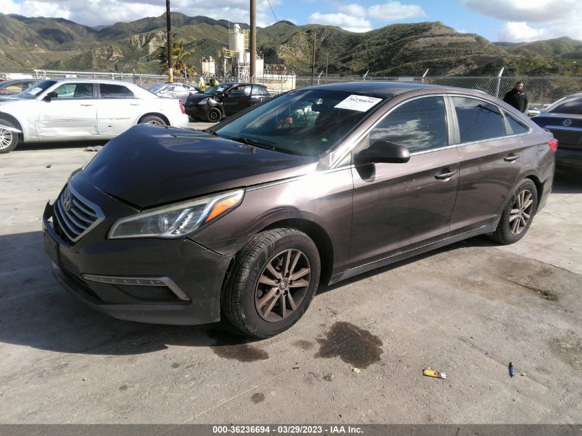 2015 HYUNDAI SONATA 2.4L SE - 5NPE24AF2FH152528