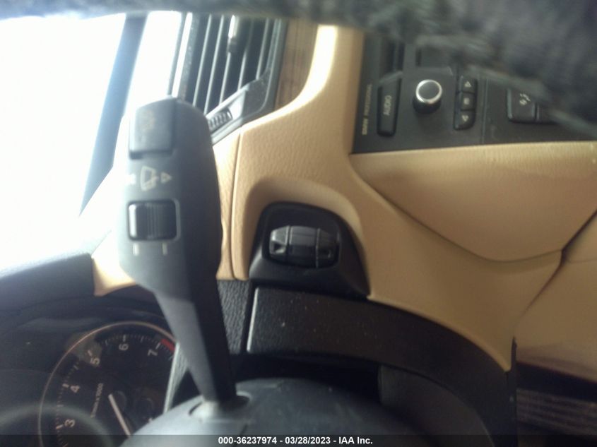 2013 BMW X1 XDRIVE28I - WBAVL1C52DVR88897