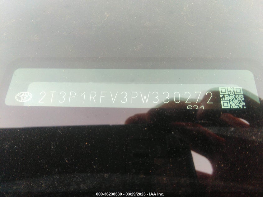 VIN 2T3P1RFV3PW330272 2023 TOYOTA RAV4 XLE