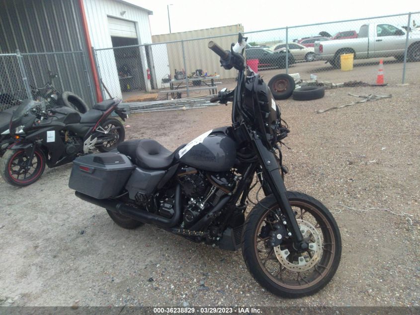 2022 HARLEY-DAVIDSON FLHXST - 1HD1ABL15NB609578