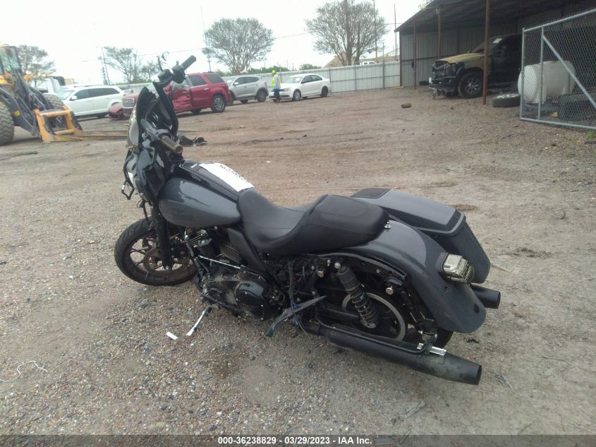2022 HARLEY-DAVIDSON FLHXST - 1HD1ABL15NB609578