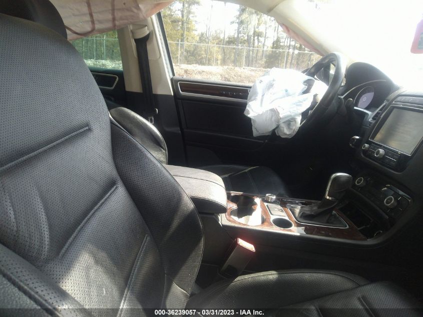 2016 VOLKSWAGEN TOUAREG LUX - WVGEF9BP5GD012422