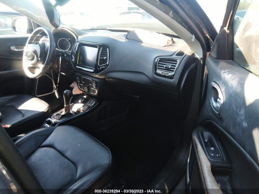 VIN 3C4NJDCB0KT800486 2019 JEEP COMPASS LIMITED