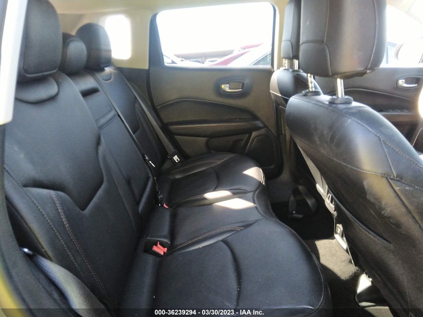 VIN 3C4NJDCB0KT800486 2019 JEEP COMPASS LIMITED