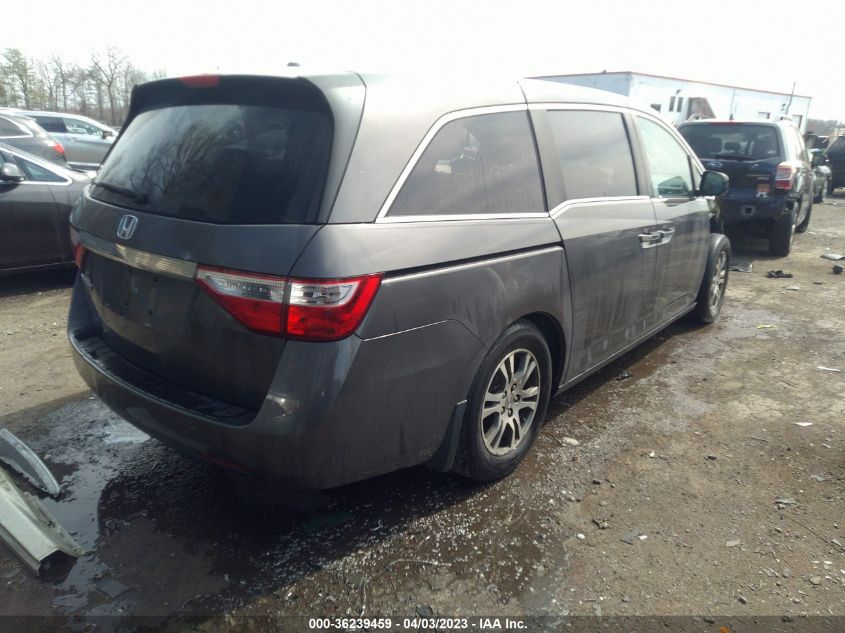 VIN 5FNRL5H68DB084967 2013 HONDA ODYSSEY no.4