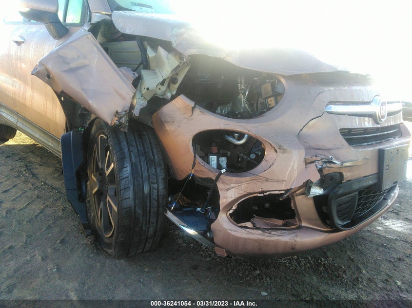 VIN ZFBCFXAB2HP628278 2017 FIAT 500X POP