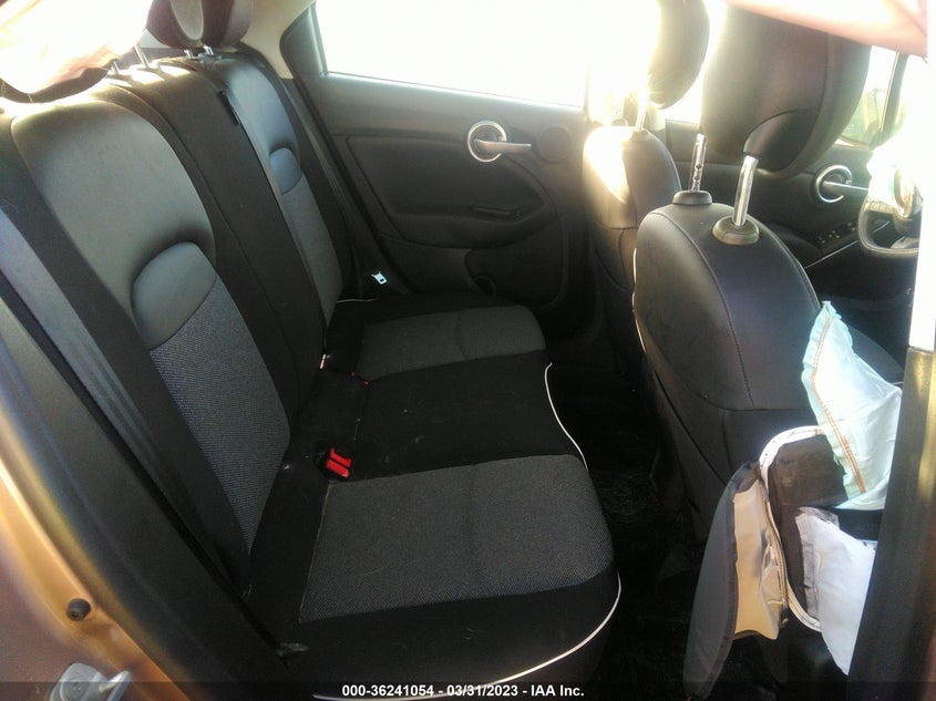 VIN ZFBCFXAB2HP628278 2017 FIAT 500X POP
