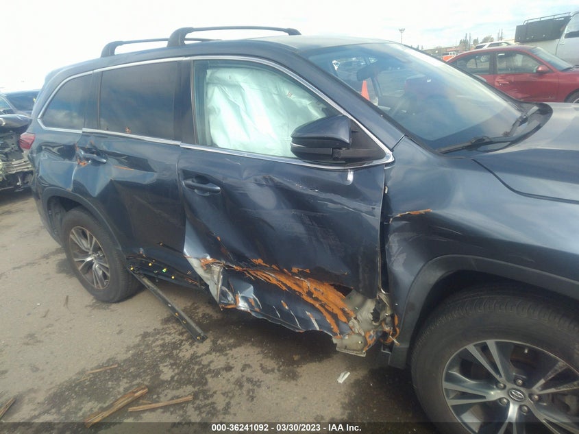 VIN 5TDZZRFH1JS258315 2018 TOYOTA HIGHLANDER LE