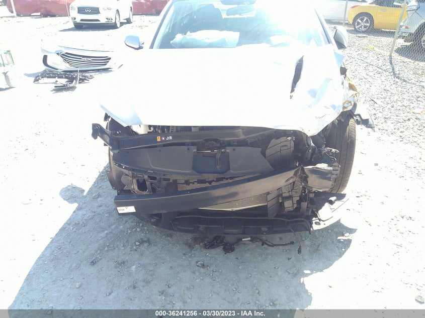 VIN 5NPD74LF7JH272425 2018 HYUNDAI ELANTRA SE