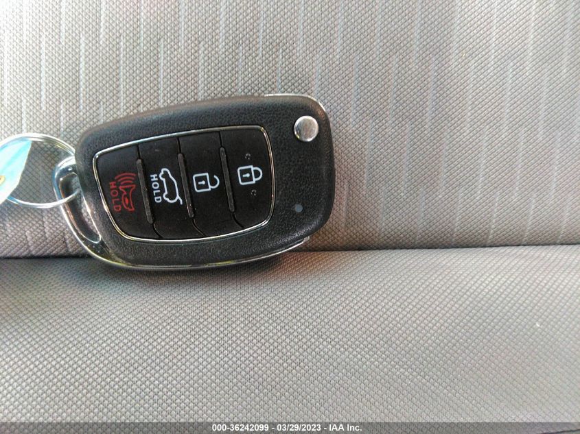 2019 HYUNDAI TUCSON SE - KM8J23A44KU916821