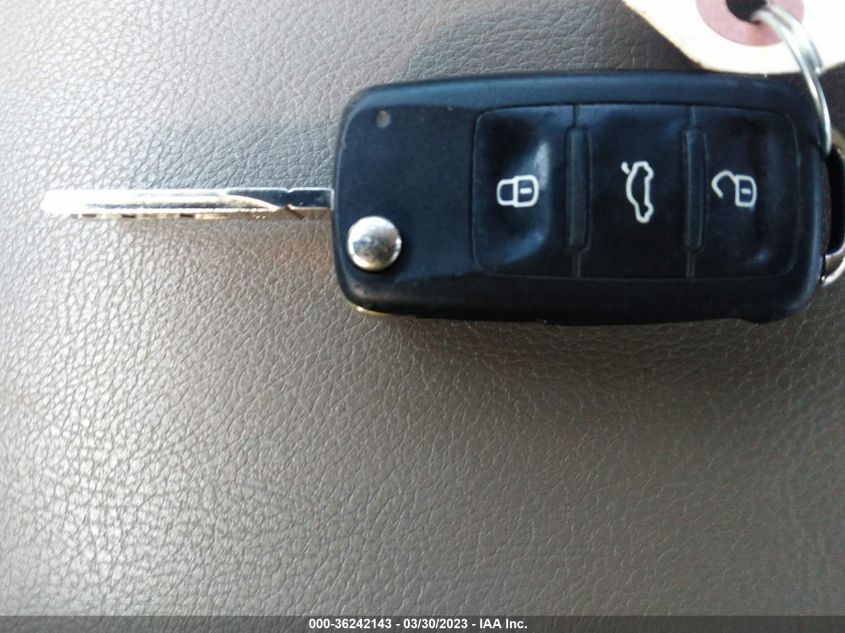 2014 VOLKSWAGEN JETTA SEDAN S - 3VW1K7AJ7EM385086