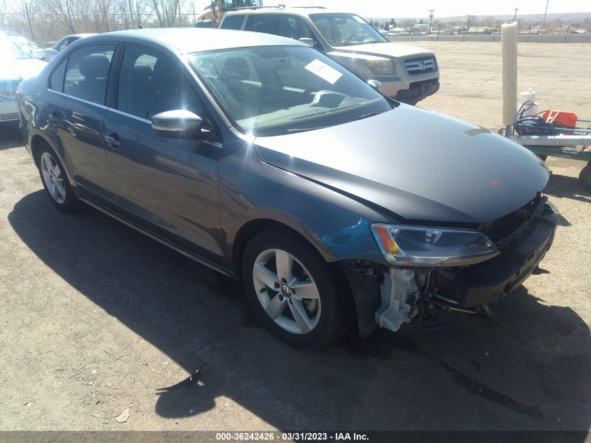 2014 VOLKSWAGEN JETTA SEDAN TDI - 3VW3L7AJ4EM253084