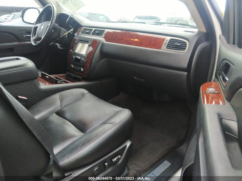 2013 CHEVROLET SUBURBAN LTZ - 1GNSKKE75DR250024