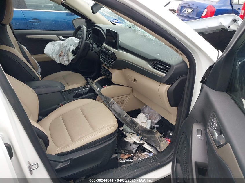 VIN 1FMCU0H65LUC33150 2020 FORD ESCAPE SEL