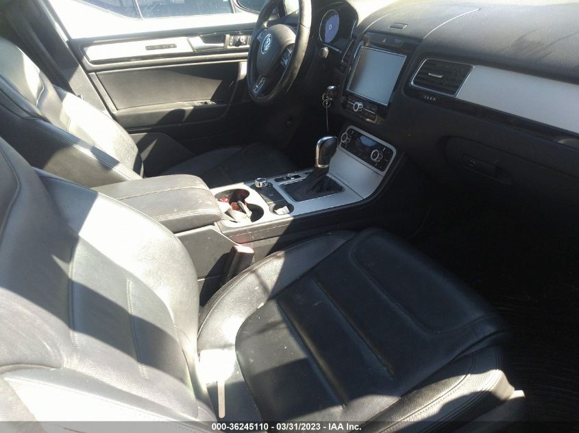2014 VOLKSWAGEN TOUAREG R-LINE - WVGDF9BP8ED005859