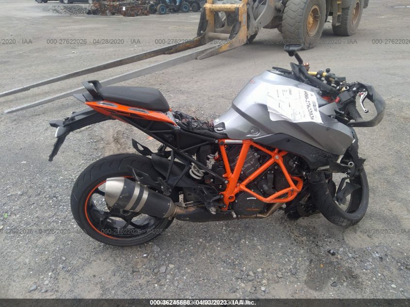 2017 KTM 1290 SUPER DUKE GT VBKV6940XHM953823
