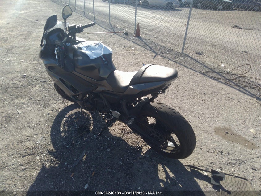 VIN ML5EXEN17NDA75193 2022 KAWASAKI EX650 N